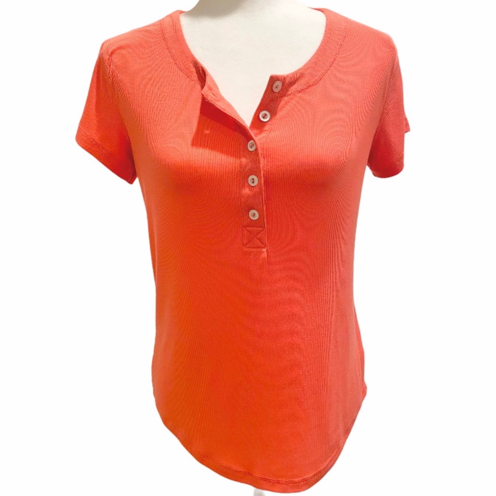 EUC CAbi Sunset Coral Henley T Shirt Size Small